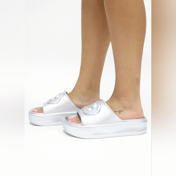 #267 🛑28 (6,7,8,10) FINAL PRICE Must Have Fabulous Chunky Sole Rubber Slides - Picture 5 of 16